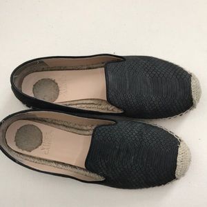 Vince Camuto slides